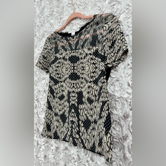 DVF Diane Von Furstenburg Angela Silk Top in Panther Lace Black Size 2 Blouse - Picture 2 of 11